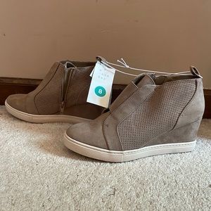 Brand new tan, memory foam, high heel tennis shoe boots! Size 8 new with tags!